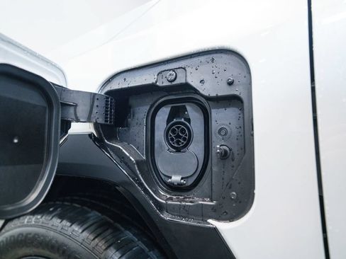 Used 2025 Toyota Grand Highlander AWD image 11