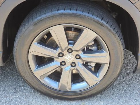 Used 2025 Honda Pilot Sport image 9