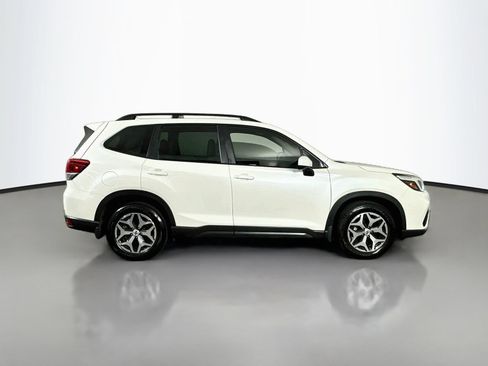 Used 2019 Subaru Forester Premium w/ All-Weather Package AWD/4WD image 8