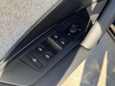 New 2026 Volkswagen Tiguan S FWD image 11