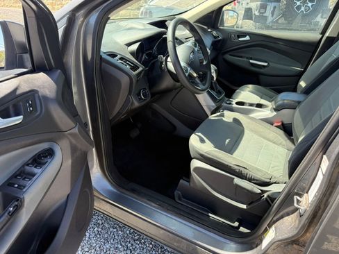 Used 2013 Ford Escape SE FWD image 9