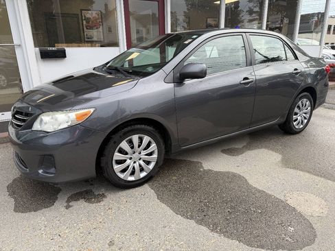 Used 2013 Toyota Corolla LE FWD image 26