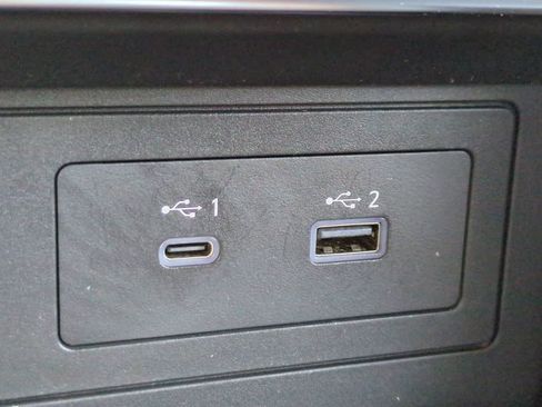 Used 2022 Nissan Armada SL w/ Captain's Chairs Package image 21