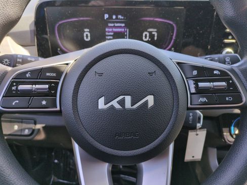 Used 2024 Kia Seltos LX AWD/4WD image 16