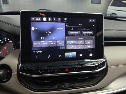 Used 2025 Jeep Compass Limited AWD/4WD image 24