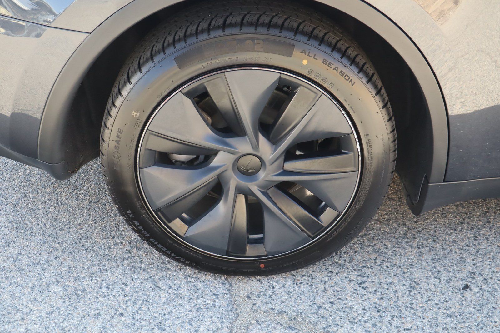 Used 2024 Tesla Model Y Long Range RWD image 11
