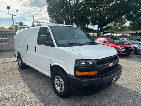 Used 2020 Chevrolet Express 2500 w/ Driver Convenience Package RWD image 3