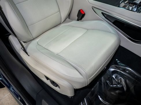 Used 2025 Jaguar F-PACE R-Dynamic S image 32