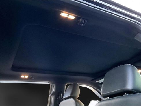 Used 2022 Ford F250 Lariat w/ Tremor Off-Road Package image 16