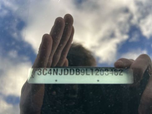 Used 2020 Jeep Compass Trailhawk image 34