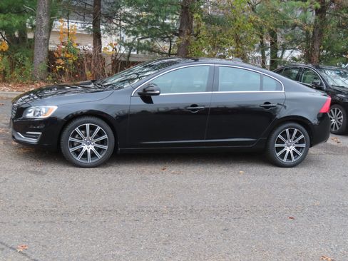 Used 2018 Volvo S60 T5 Inscription image 4