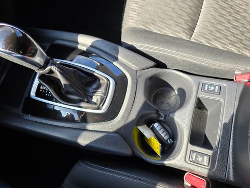 Used 2018 Nissan Rogue SV image 20