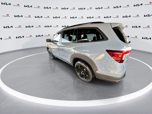 Used 2022 Honda Pilot TrailSport image 6