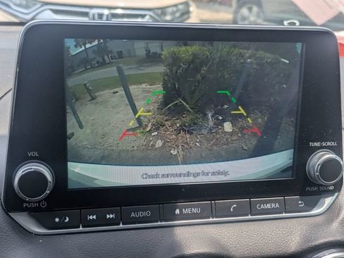 Used 2024 Nissan Sentra SV FWD image 19