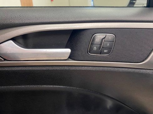 Used 2017 Ford Fusion Energi SE image 20