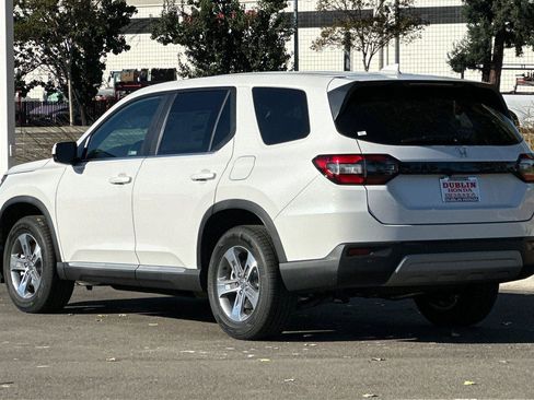 New 2025 Honda Pilot EX-L image 6