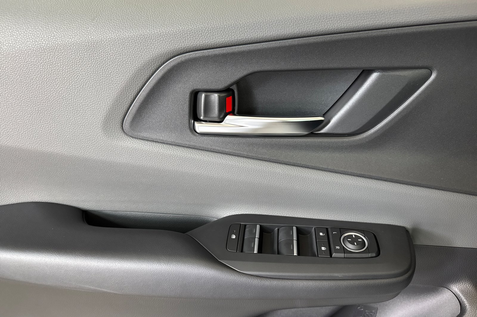 New 2027 Toyota Prius XLE FWD image 11