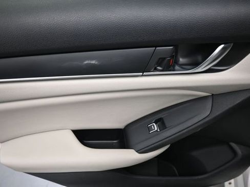 Used 2018 Honda Accord LX image 19