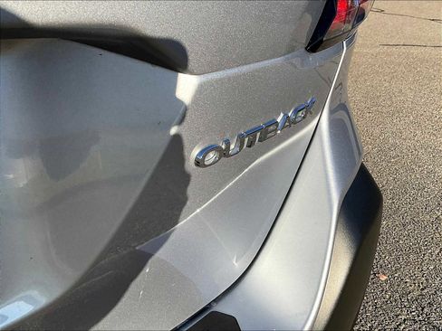Used 2025 Subaru Outback Limited image 28