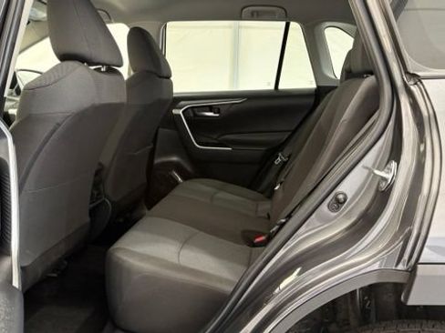 Used 2025 Toyota RAV4 XLE FWD image 17