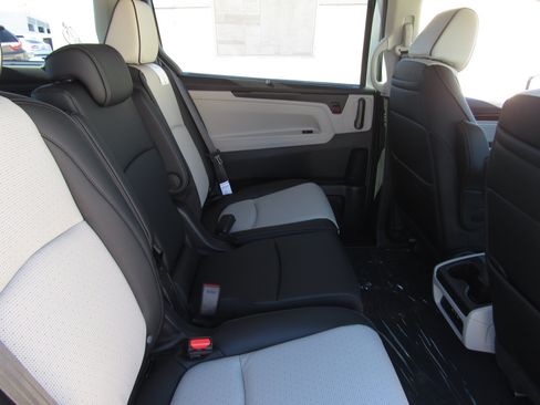New 2026 Honda Odyssey Elite image 11