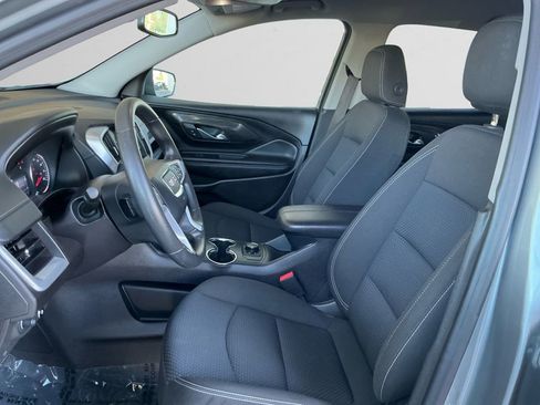 Used 2024 GMC Terrain SLE image 9