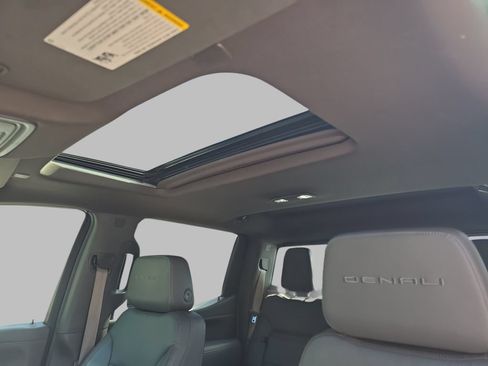 Used 2021 GMC Sierra 1500 Denali w/ Denali Ultimate Package AWD/4WD image 33