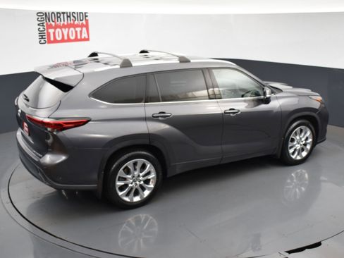Used 2022 Toyota Highlander Limited image 29