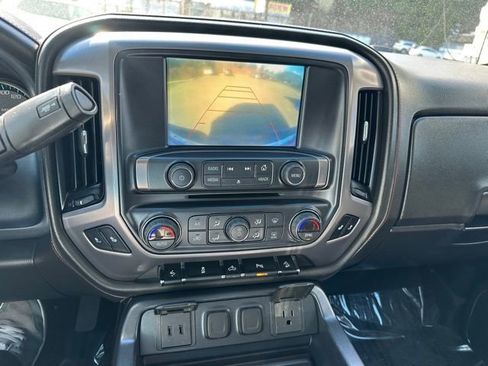 Used 2018 GMC Sierra 1500 SLT AWD/4WD image 16