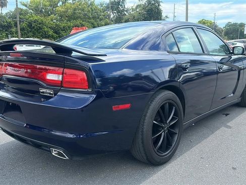 Used 2014 Dodge Charger SE RWD image 8