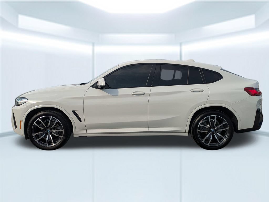 Used 2024 BMW X4 xDrive30i w/ M Sport Package AWD/4WD image 2