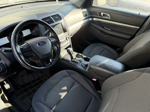Used 2018 Ford Explorer XLT w/ Equipment Group 201A image 13