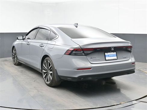 Used 2025 Honda Accord Touring image 7
