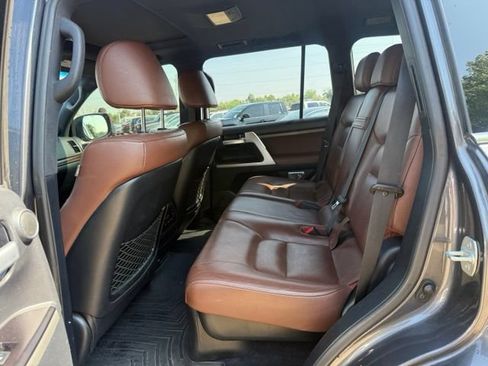 Used 2018 Toyota Land Cruiser w/ Preferred Accessory Package AWD/4WD image 15