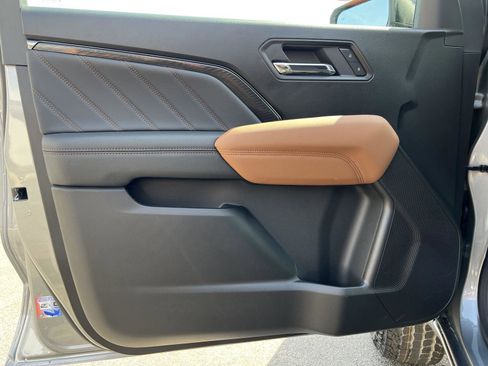 New 2026 GMC Canyon AT4 image 13