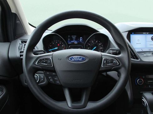 Used 2019 Ford Escape SE image 16
