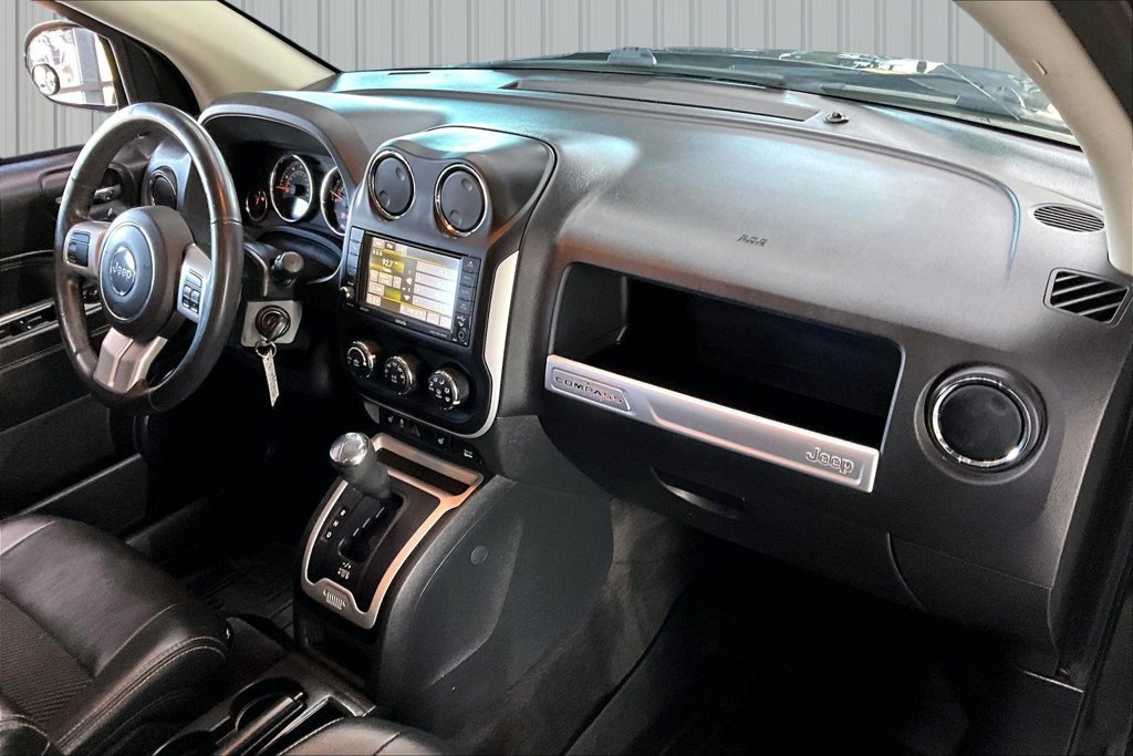 Used 2017 Jeep Compass Latitude AWD/4WD image 25