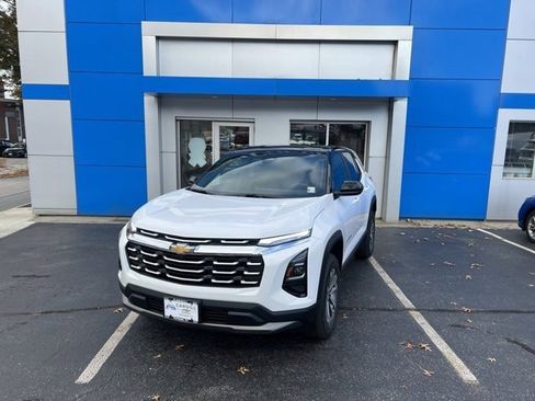New 2026 Chevrolet Equinox LT w/ Convenience Package II image 2