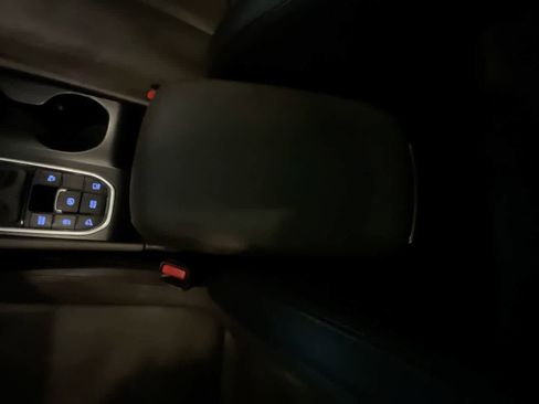 Used 2020 Hyundai Santa Fe Limited image 21