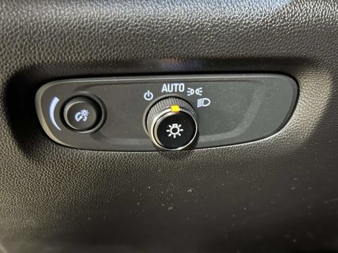 Used 2023 Chevrolet Traverse LT AWD/4WD image 22