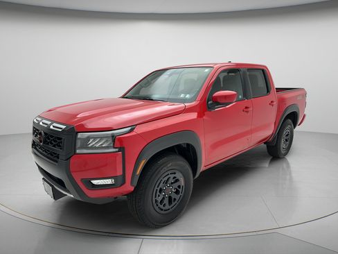 Used 2026 Nissan Frontier PRO-4X AWD/4WD image 3