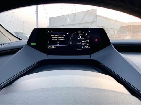 Used 2024 Toyota Prius XLE FWD image 25