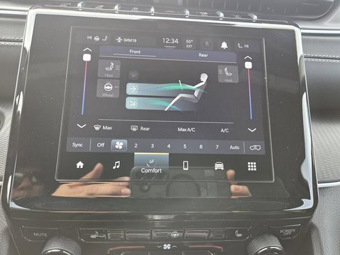 Used 2024 Jeep Grand Cherokee L Laredo image 20