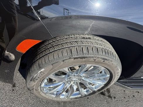 Used 2021 Cadillac Escalade ESV Premium Luxury w/ LPO, Radiant Package image 10