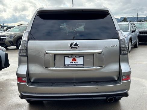 Used 2023 Lexus GX 460 Premium image 6
