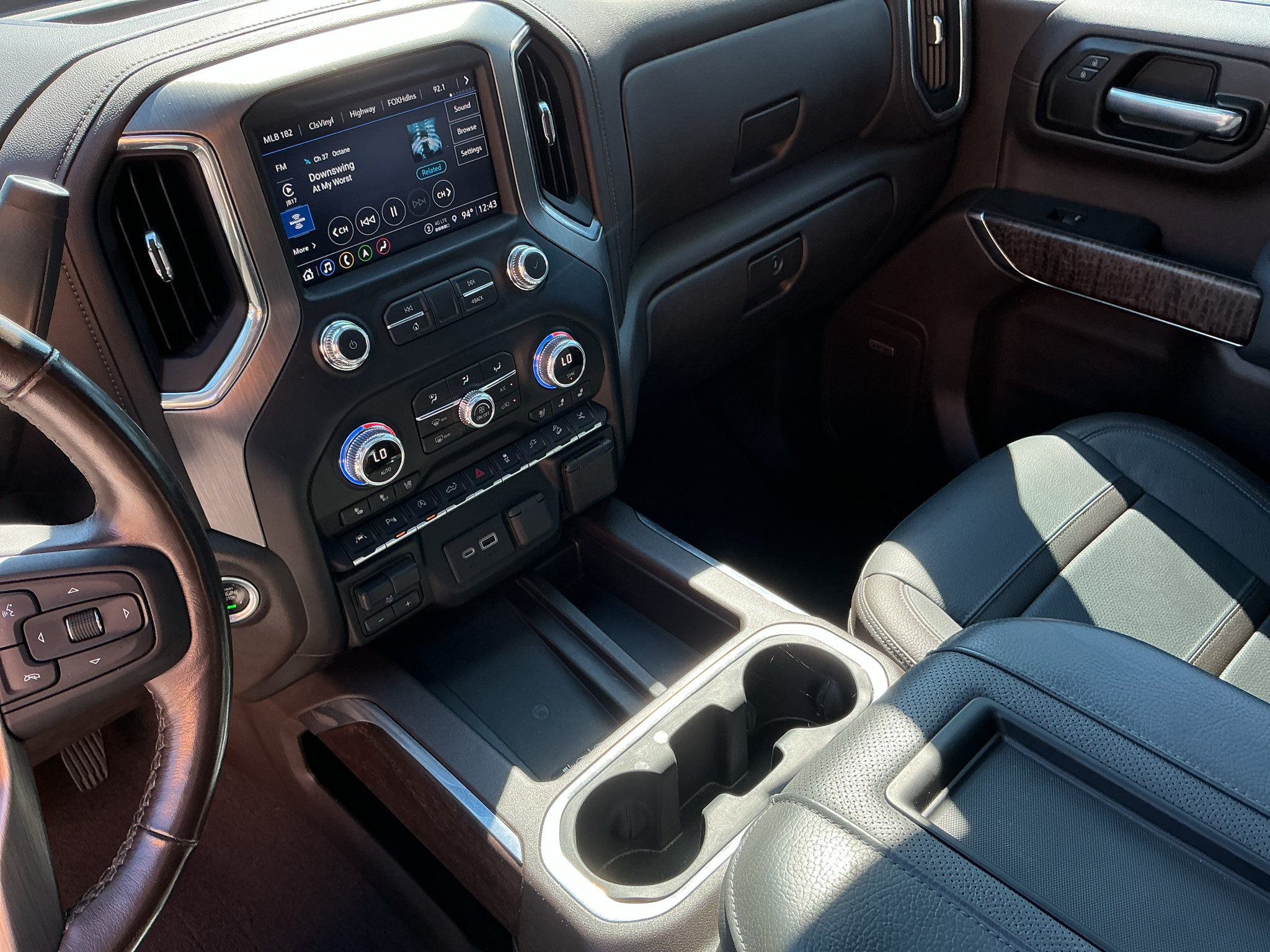 Used 2021 GMC Sierra 1500 Denali w/ Denali Ultimate Package AWD/4WD image 11