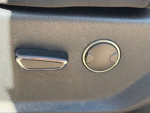 Used 2017 Ford F250 XLT w/ XLT Premium Package image 16