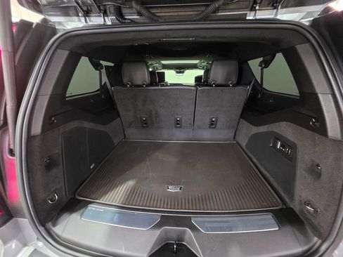 Used 2023 Cadillac Escalade ESV Sport Platinum w/ LPO, ONYX Package AWD/4WD image 11