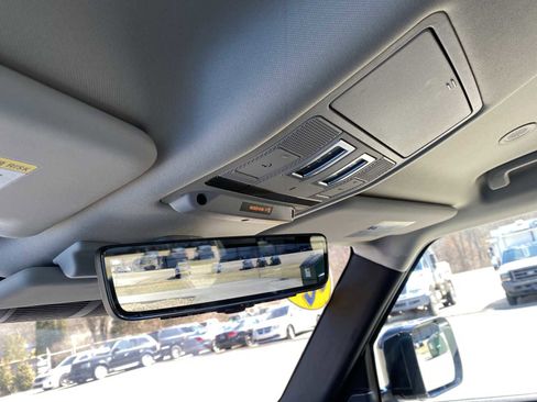 Used 2020 Land Rover Defender 110 First Edition image 29