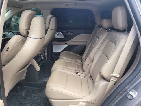 Certified 2022 Lincoln Aviator Reserve w/ Equipment Group 201A AWD/4WD image 12